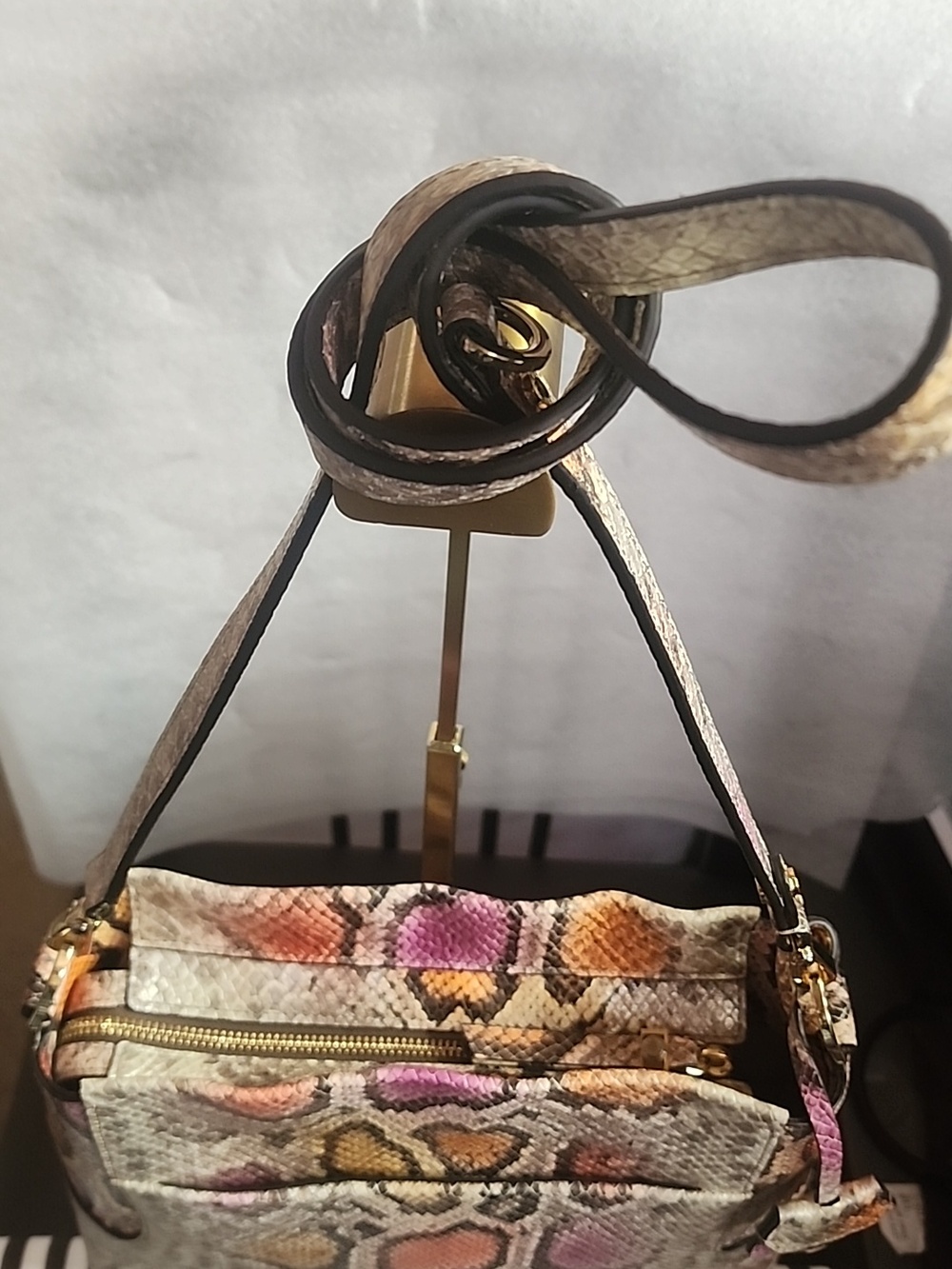 Henri Bendel Leather Crossbody/ Shoulder Bag Like New Condition - Picture 5 of 17